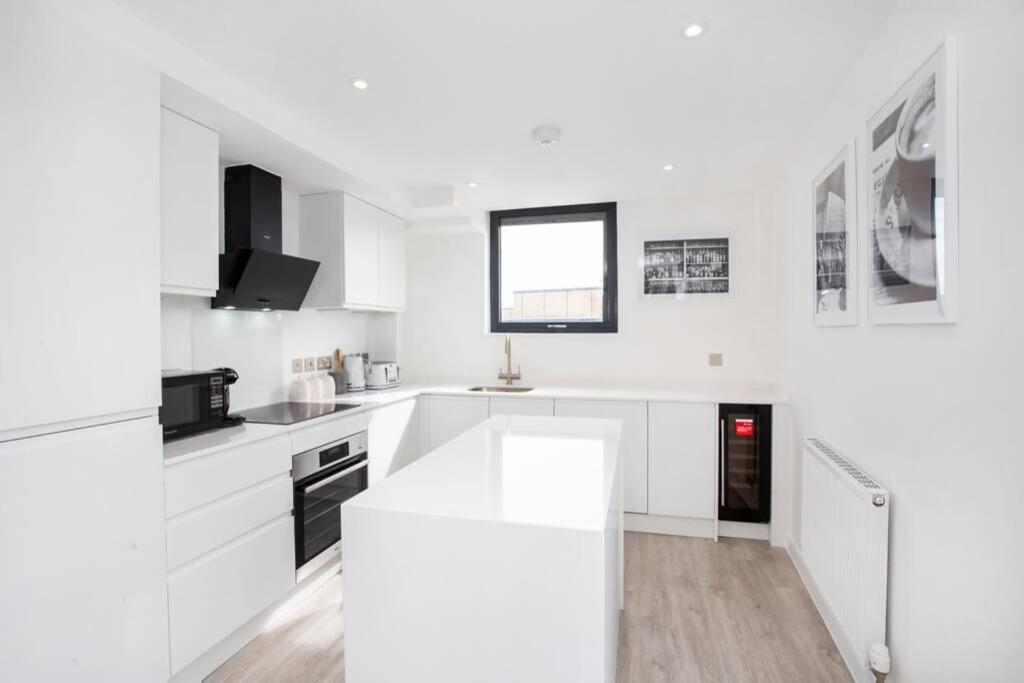 2 Bedroom Penthouse - Large Balcony - Minster View York Eksteriør billede